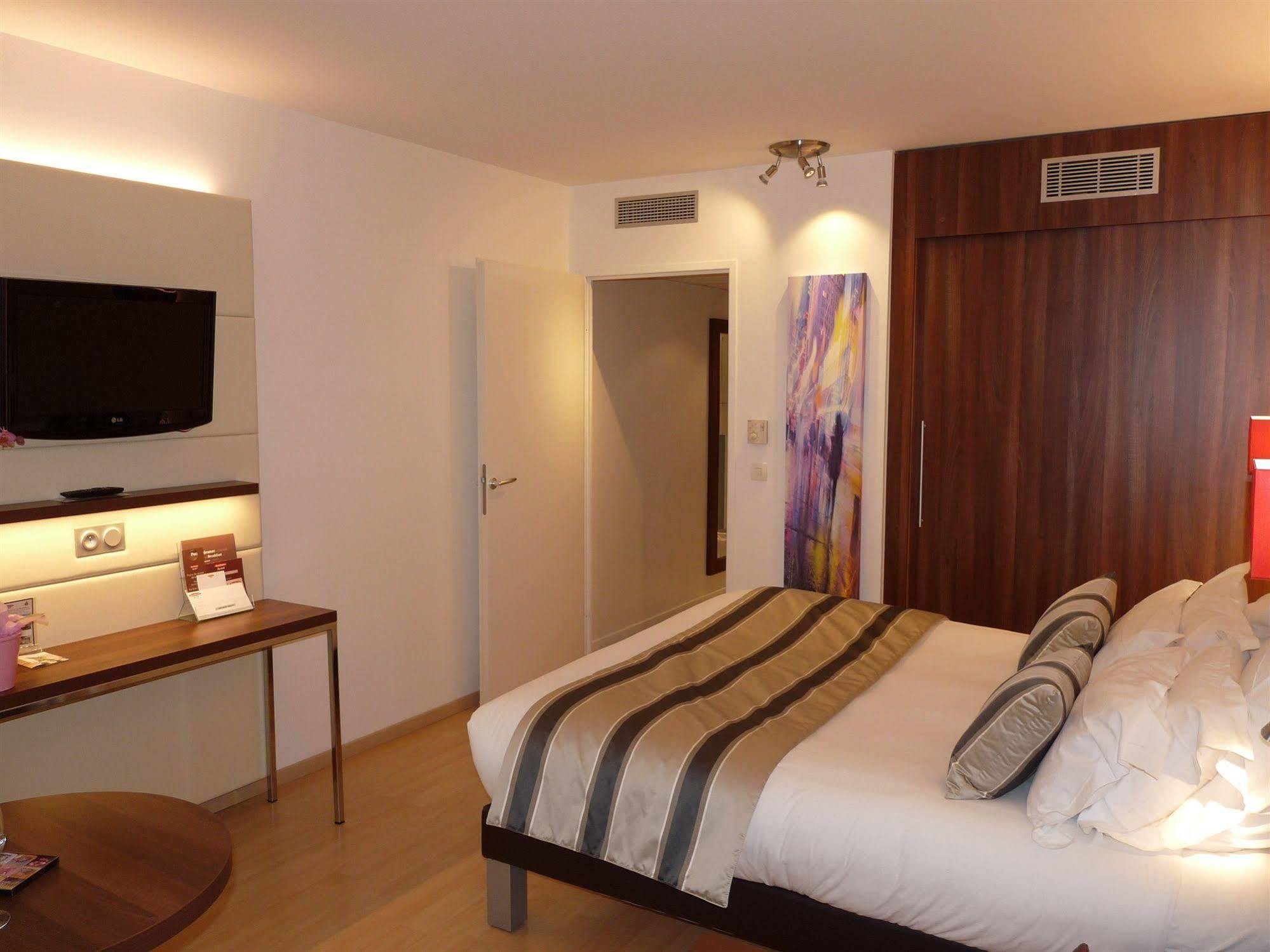 Residhome Paris-Massy Exterior photo